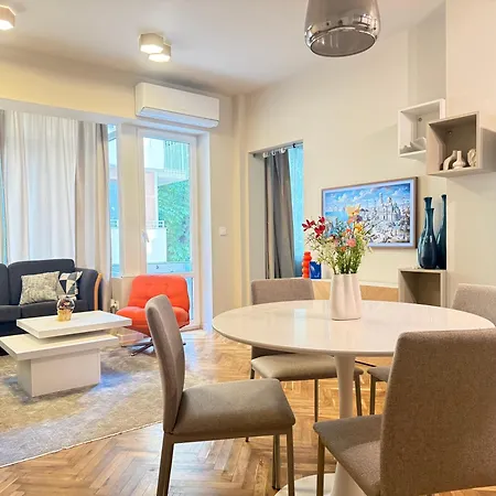 Shanti Urban Oasis Center Варна