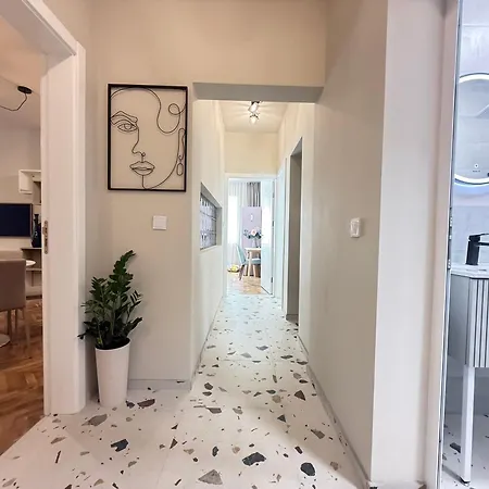 Shanti Urban Oasis Center Варна