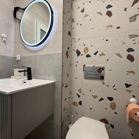 Shanti Urban Oasis Center Апартамент Варна